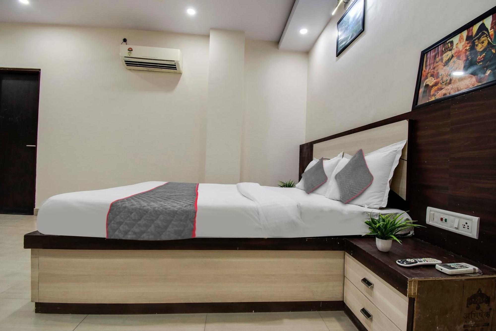 Capital O Pink Peral Hotel Jaipur Luaran gambar