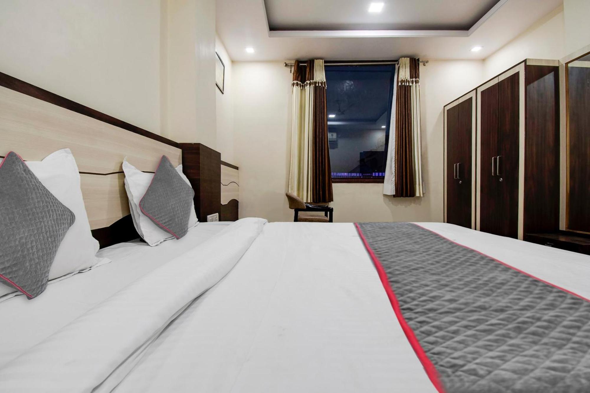 Capital O Pink Peral Hotel Jaipur Luaran gambar
