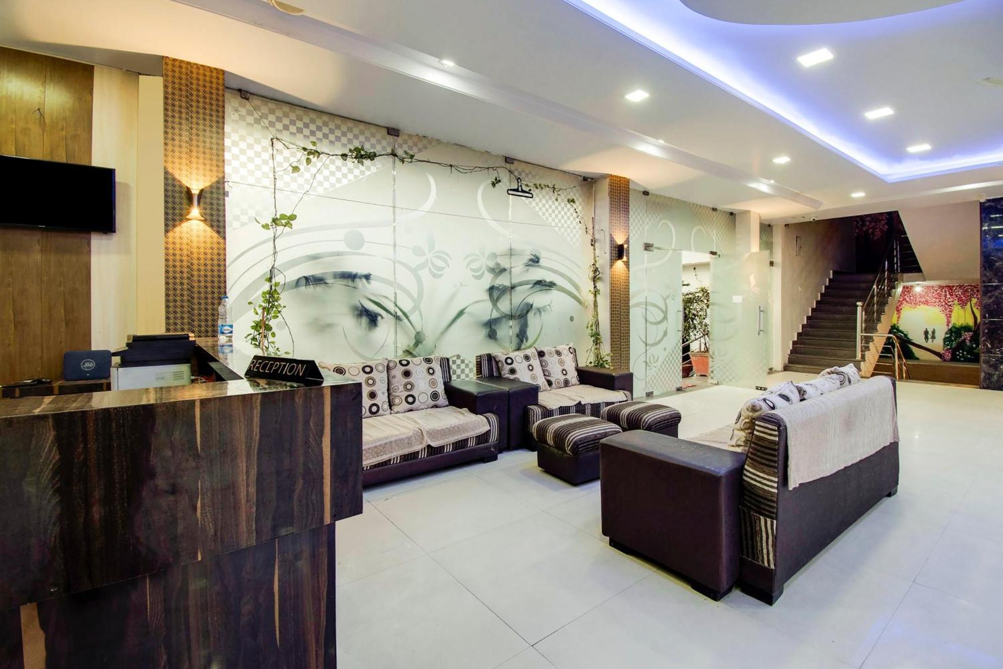 Capital O Pink Peral Hotel Jaipur Luaran gambar