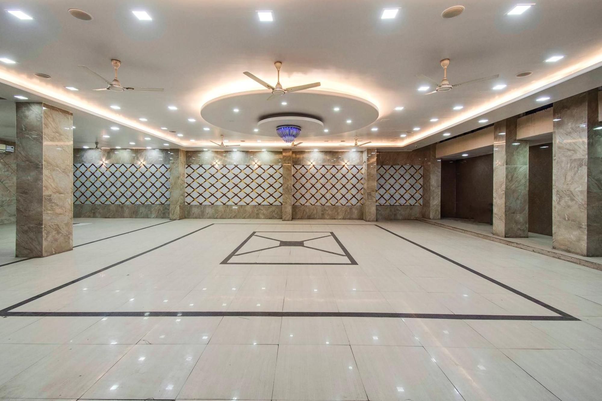 Capital O Pink Peral Hotel Jaipur Luaran gambar