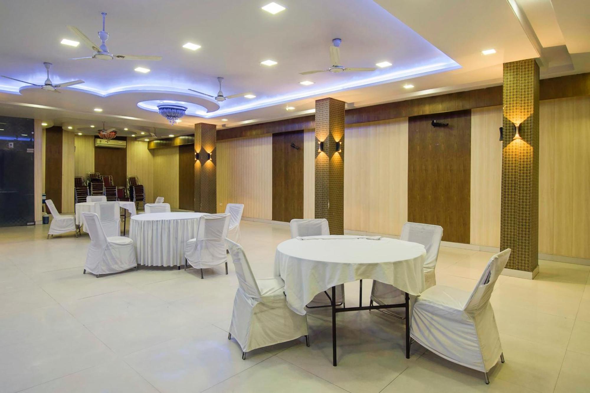 Capital O Pink Peral Hotel Jaipur Luaran gambar