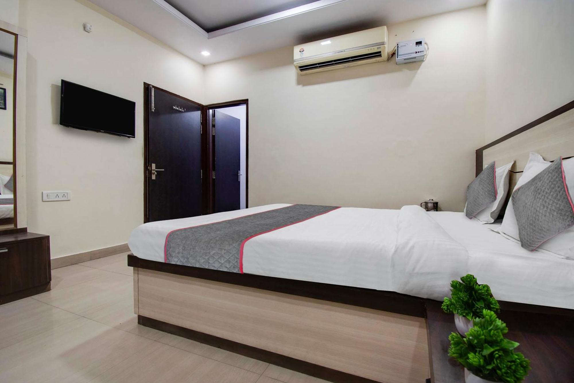 Capital O Pink Peral Hotel Jaipur Luaran gambar