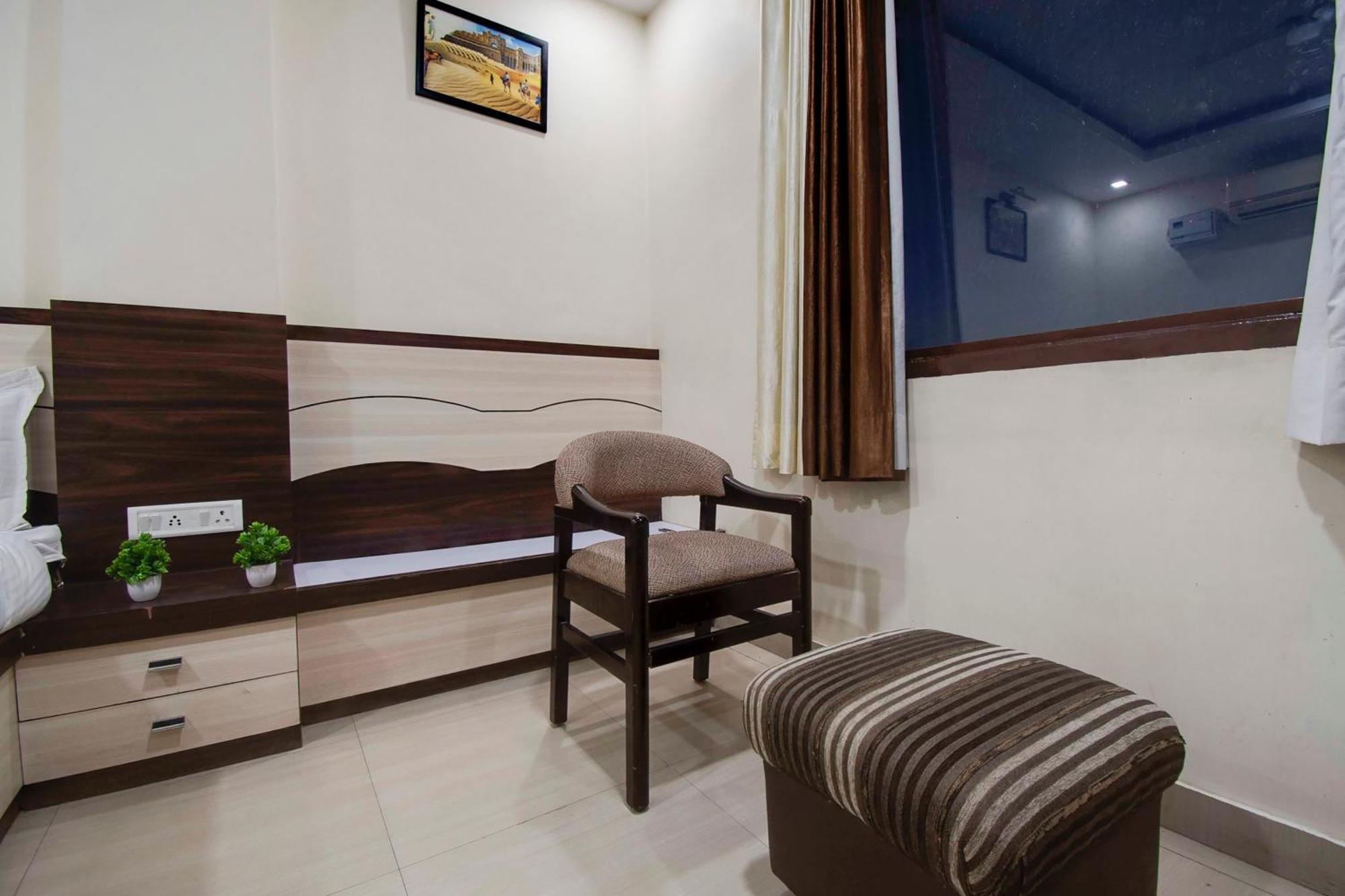 Capital O Pink Peral Hotel Jaipur Luaran gambar
