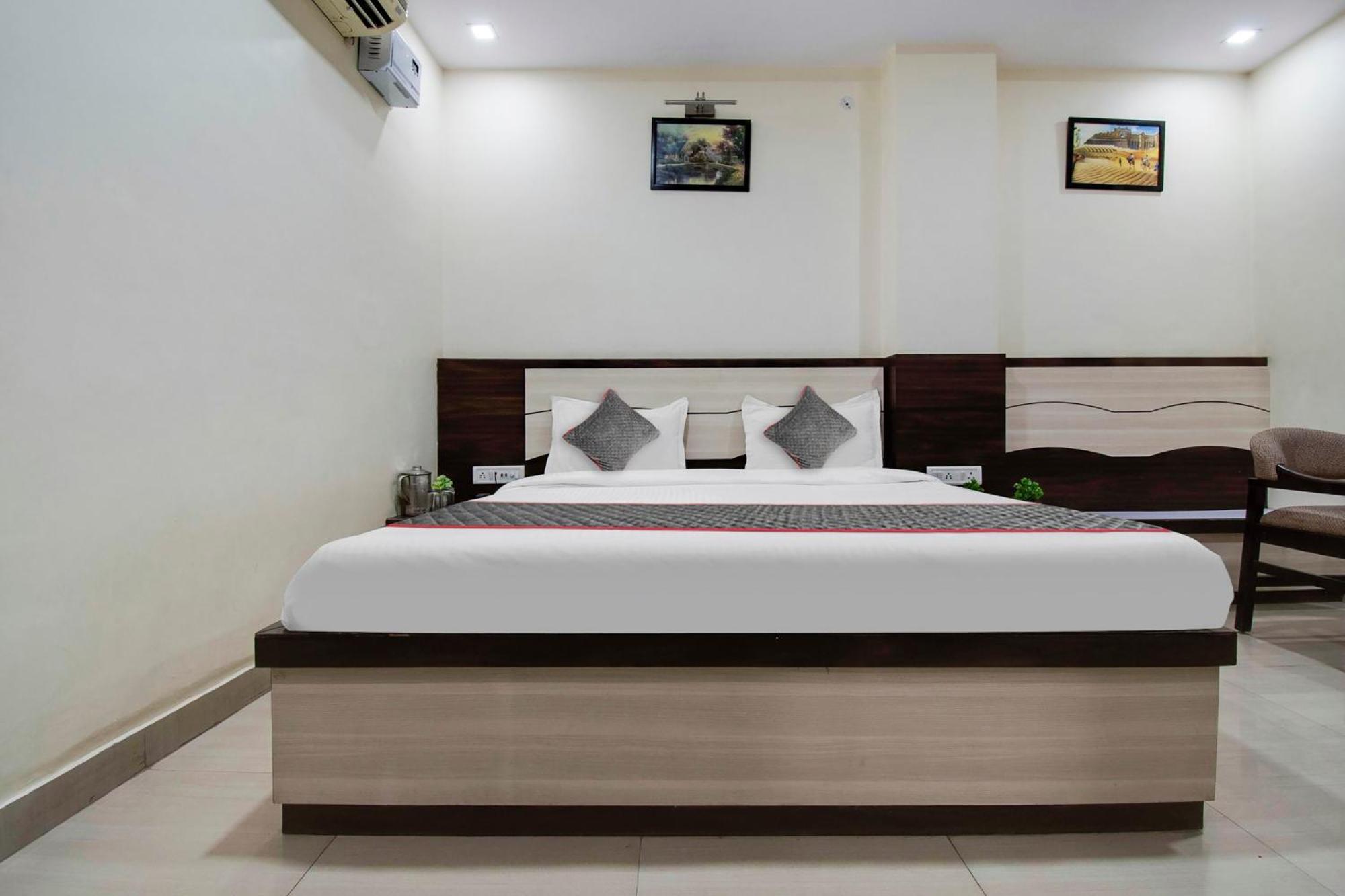 Capital O Pink Peral Hotel Jaipur Luaran gambar