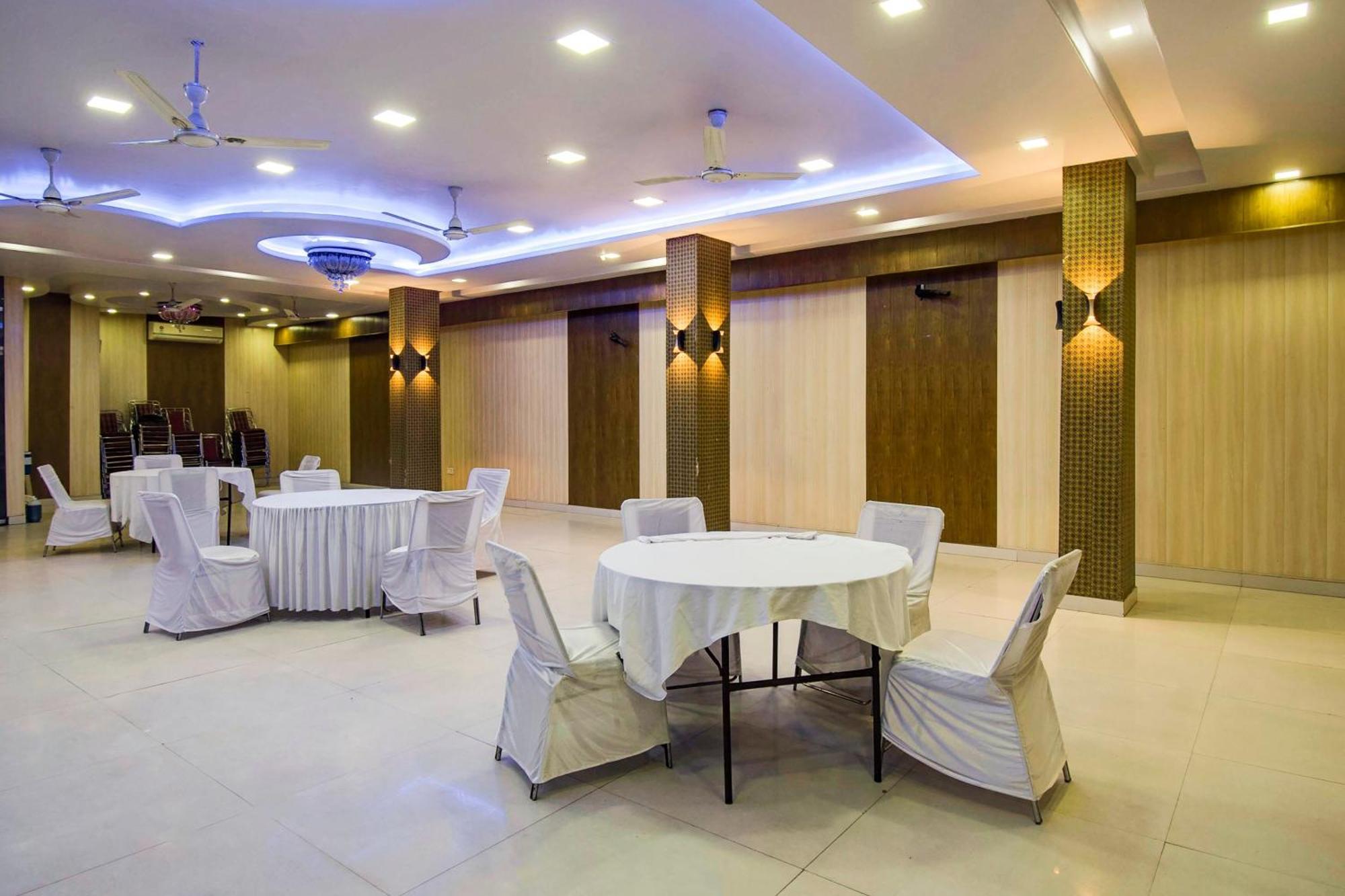 Capital O Pink Peral Hotel Jaipur Luaran gambar